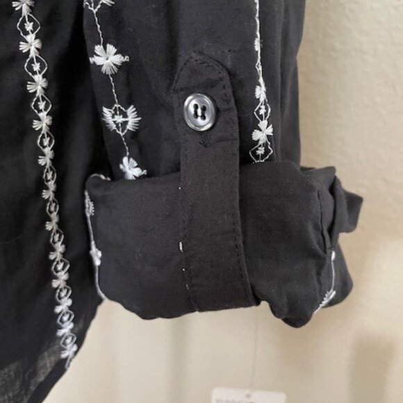 Bandolino Uptown GI Embroidered Button Shirt - Picture 6 of 8